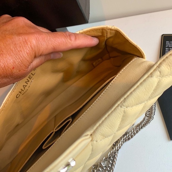 💛CHANEL Butter Yellow Bone Ivory East West Bijoux Silver Chain Quilted Flap Bag - Picture 9 of 16